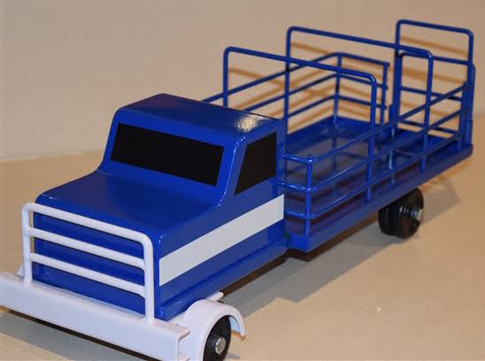 Cattle Truck in Blue, 1/16th Scale J846