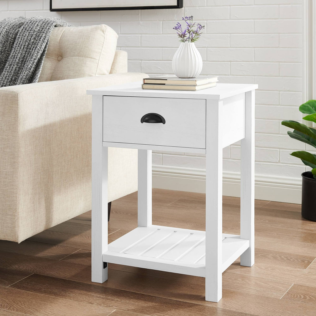18-inch One-Drawer Side Table C371