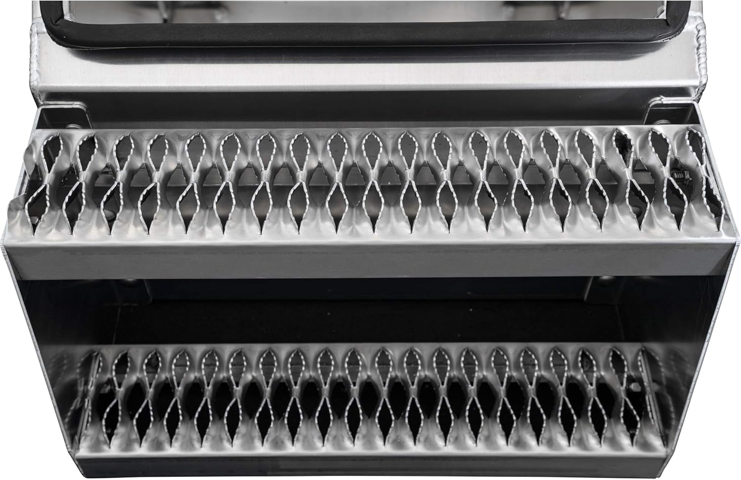 22 Inch Wide Class 8 Step Box N4711