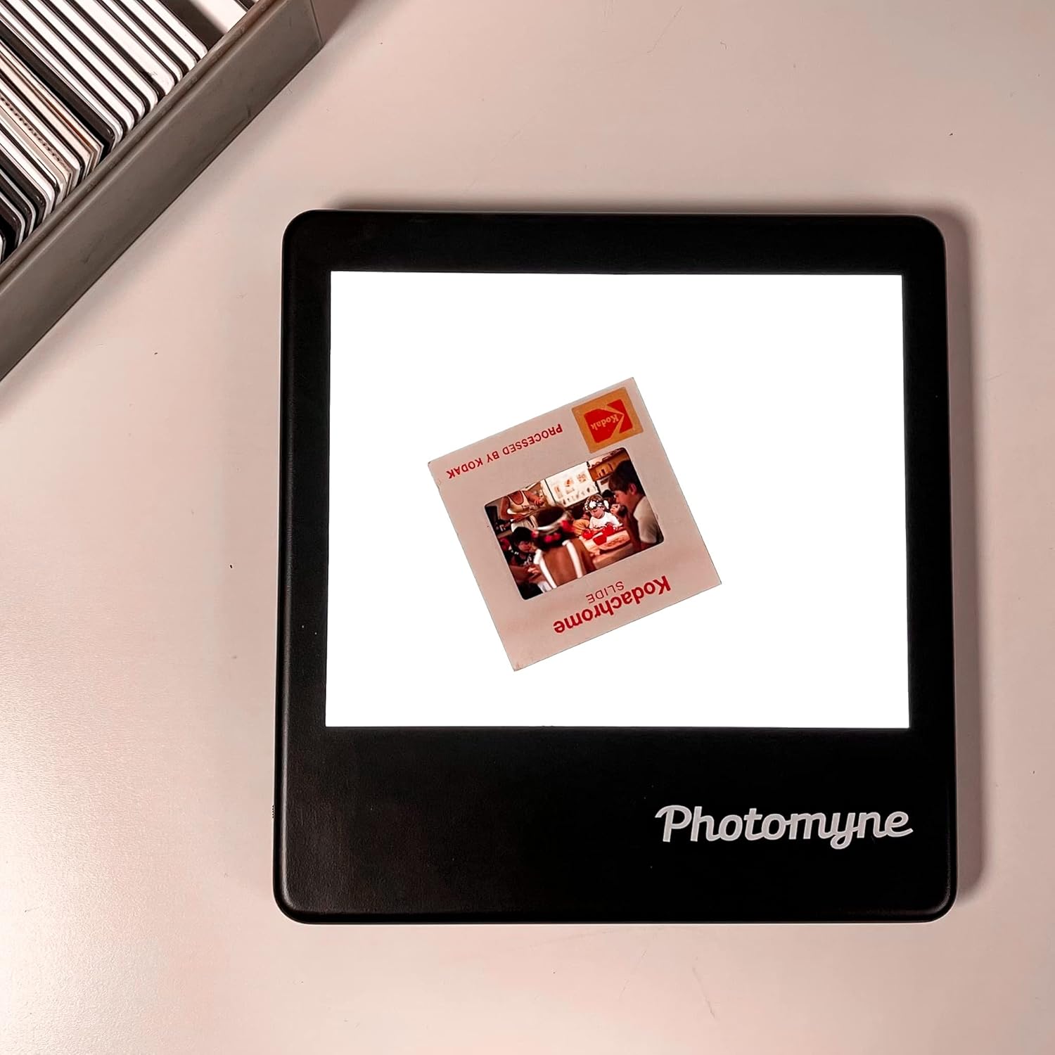 Black Ultra-Thin Portable Light Pad for Slides and Film Negatives O682